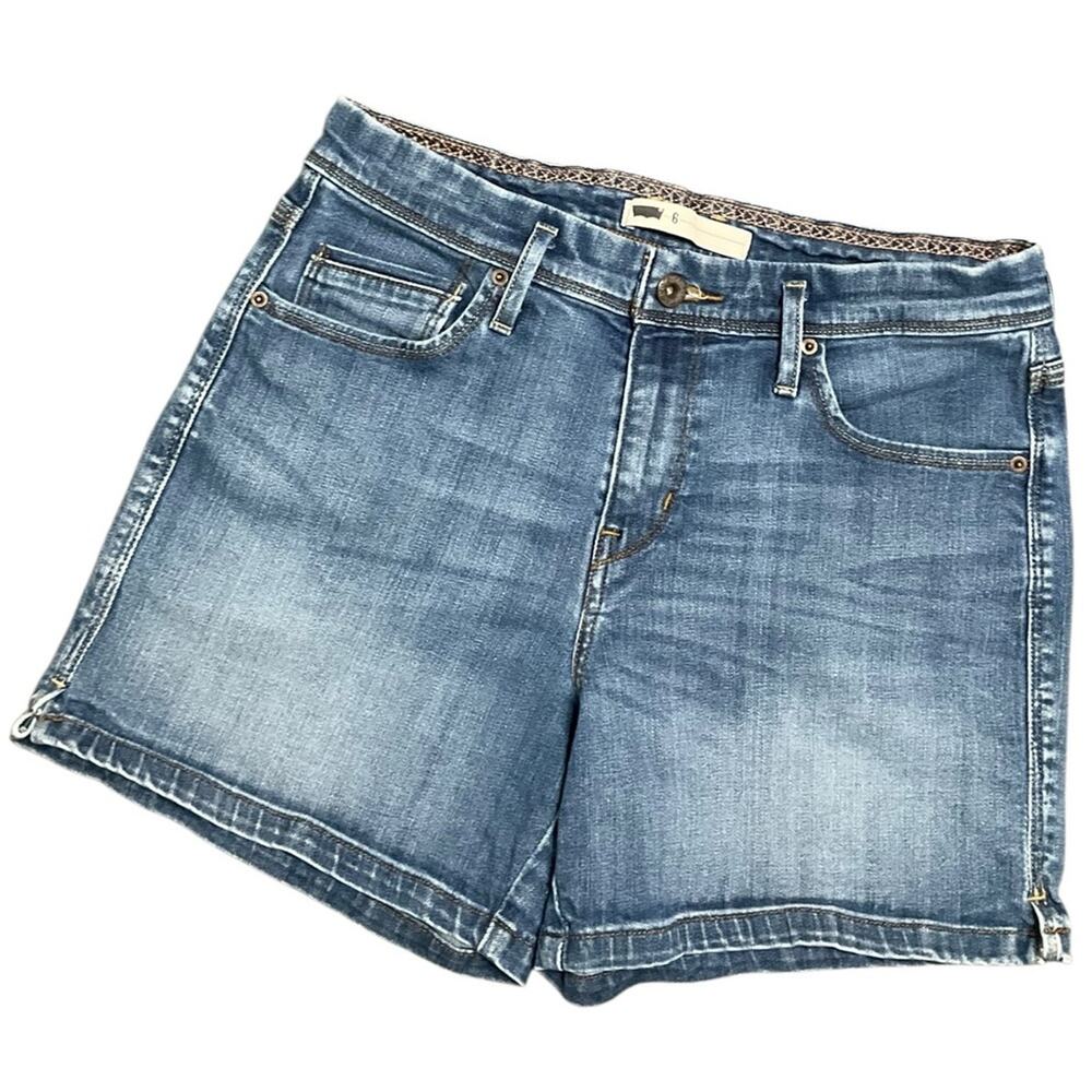 Levi’s Women’s Jean Shorts Denim Blue Size 6 EUC